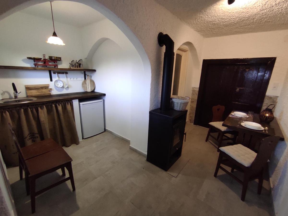 Kishaz A Szolohegyen Appartement Balatonakali Buitenkant foto